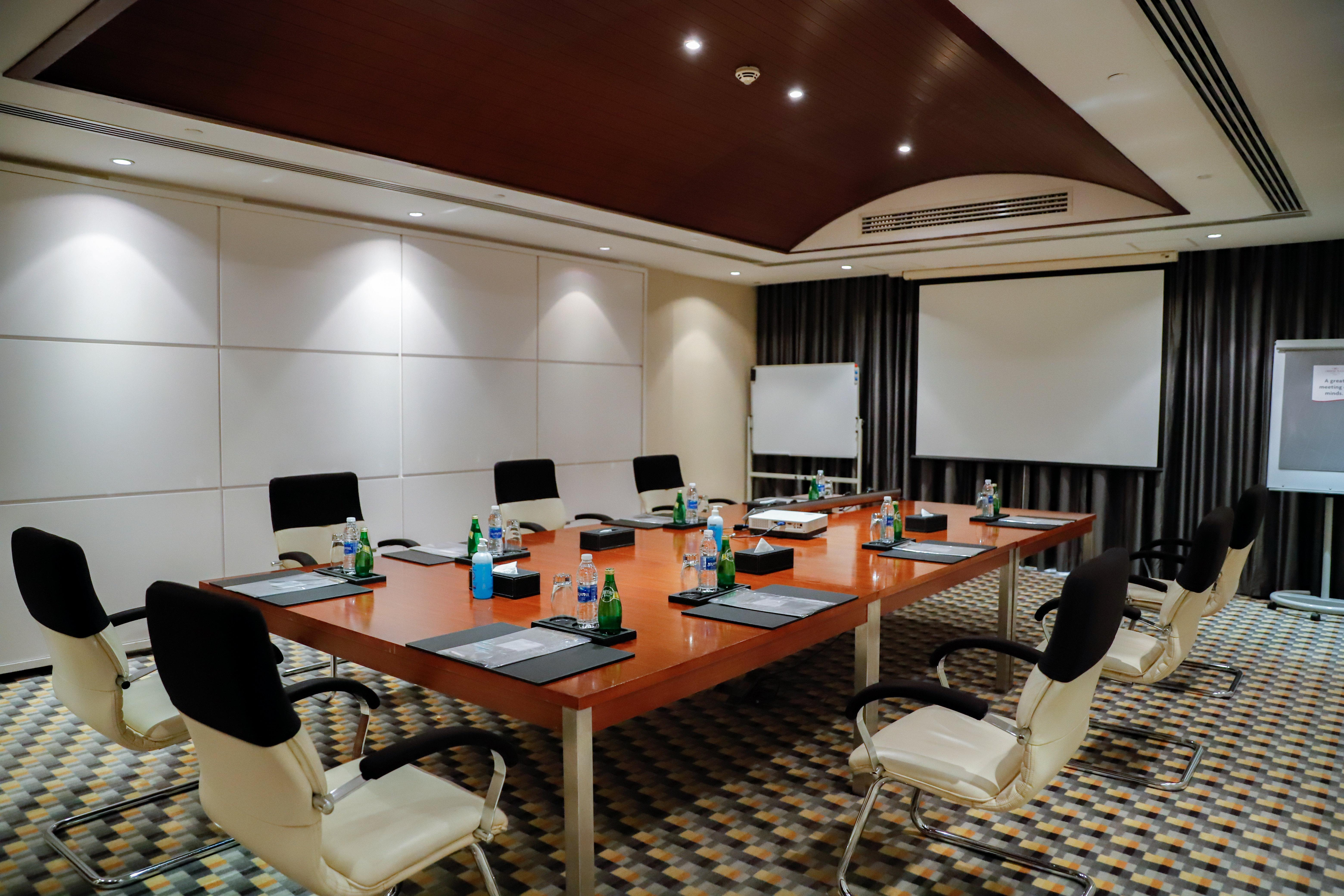 Crowne Plaza By Ihg Hotel 5*